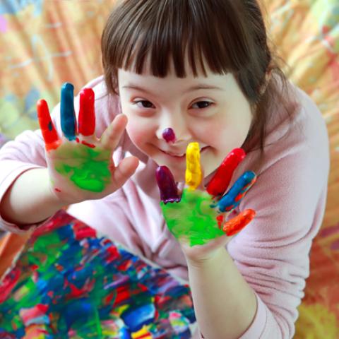 finger painting young student